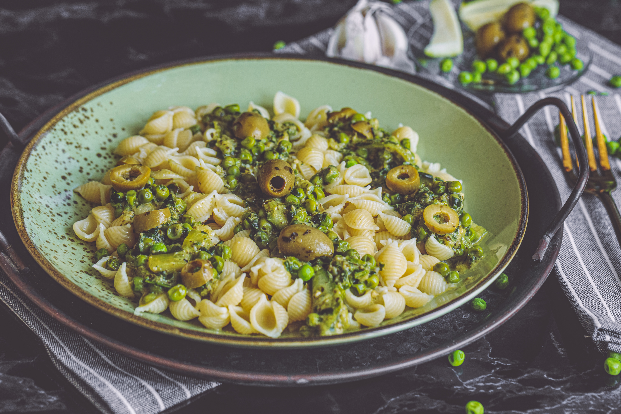 Briny olive pasta (Eva-Katalin / Getty Images )
